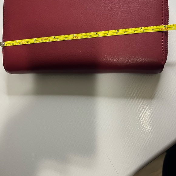 Women’s zippered wallet with silver trim. Cowskin leather. Like new - Picture 9 of 10